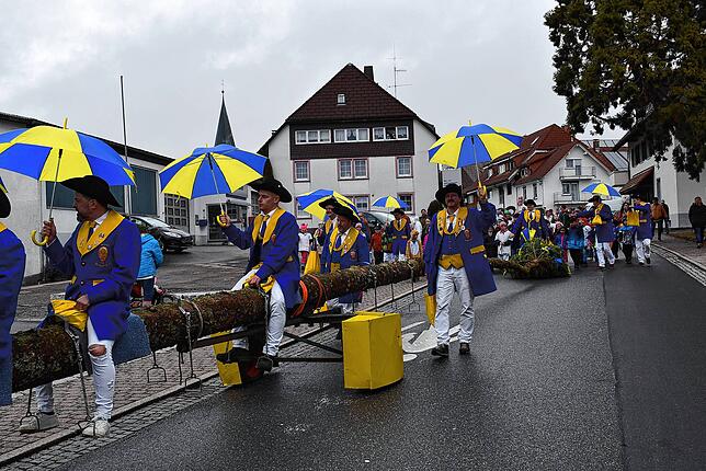 Bild 18: Hemdgluncker Umzug Birkendorf