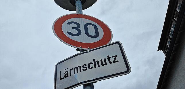 Der Deutsche Städtetag will, dass Kommunen künftig eigenmächtig stadtweit Tempo 30 einführen können. In Gottmadingen ist dies in der ...