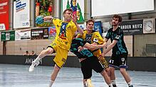 Gleich siebenmal erfolgreich war der Konstanzer Felix Sproß (am Ball), rechts blockt ihn Niklas Ingenpaß frei.