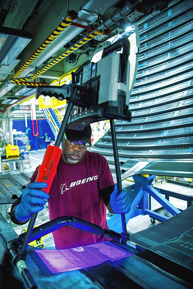 In den Produktionshallen des Flugzeugbauers Boeing wird der 3D-Scanner von 8Tree als Inspektionswerkzeug eingesetzt.