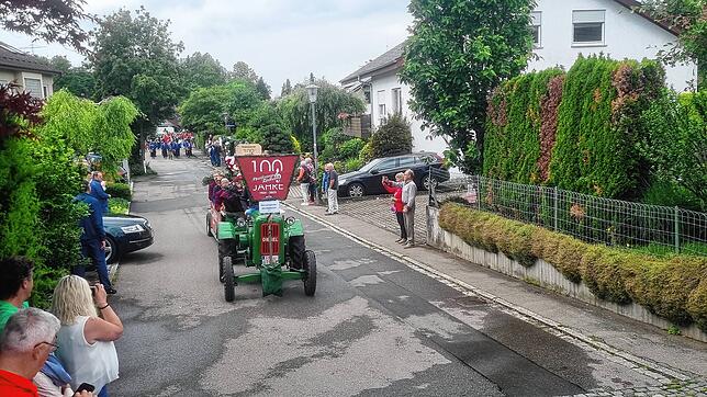Bild 38: Die schönsten Bilder vom Pfingstmusikfest Jubiläumszug in Leimbach