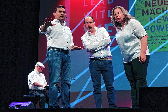 Untermalten die Thesen von Kirsten Brühl mit improvisierten Sequenzen (von links): Roberto Hirche, Jens Weber und Monika Esser-Stahl. Im ...
