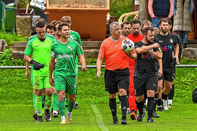Bild 1: FC Wittlingen besiegt den SV Waldhaus mit 3:1 – und wir haben Bilder!