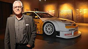 Dieser Opel fuhr einst auf dem Alemannenring in Singen, Thomas Warndorf (Bildmontage) erklärt 30 Jahre später im Mac-Museum die ...