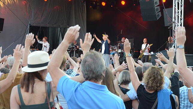 Nach der erfolgreichen Open-Air-Veranstaltung der Stadtkapelle Markdorf auf dem Marktplatz 2018 – hier ein Bild vom Auftritt von Otto ...