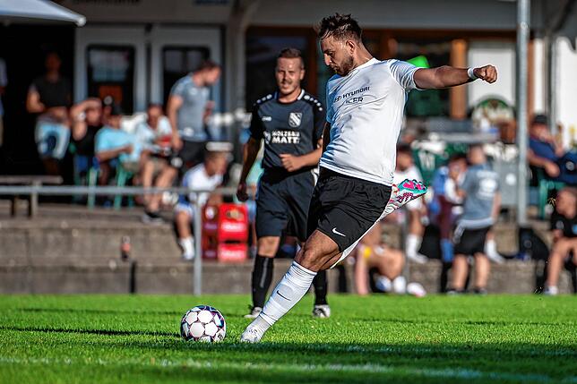 Bild 3: SG FC Wehr-Brennet gewinnt Wehratalpokal-Finale mit 5:1 gegen FC Bergalingen &ndash; wir haben Bilder!
