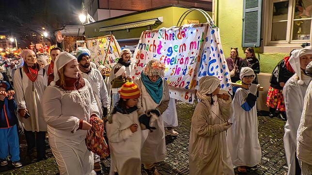 Der Schmotzige Dunschtig endet in Konstanz mit dem Hemdglonkerumzug, der erstmals auf einer anderen Strecke verläuft. Nach alter ...