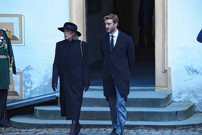 Auf dem Weg zur Trauerfeier von Max Markgraf von Baden: Caroline Prinzessin von Hannover und ihr Sohn Pierre Casiraghi.