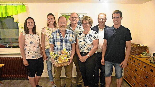 Neu im Vorstandsteam der Nußbacher Geflügelzüchter sind (von links) Corinna Fichter und Bianca Wölfle. Otto Kienzler wird verabschiedet. ...