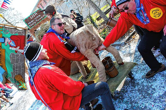 Bild 18: Fasnacht-Umzug 2025 in Wutöschingen: 41 Gruppen bringen viel Freude