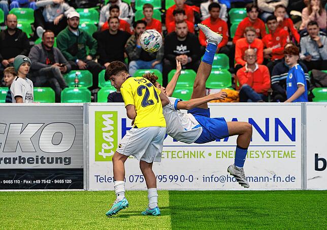 Bild 13: Europas beste U-15-Fußball-Teams in Friedrichshafen! Unsere besten Bilder vom MTU-Cup, Teil 1!