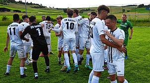 Bezirksligameister SV Aasen jubelt1