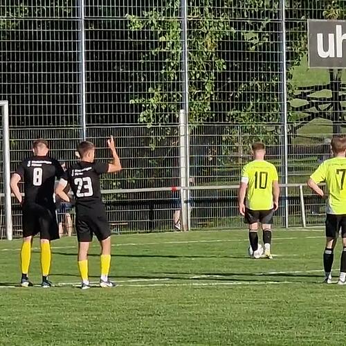 Dominik Wölfle verwandelt Elfmeter zum 0:1