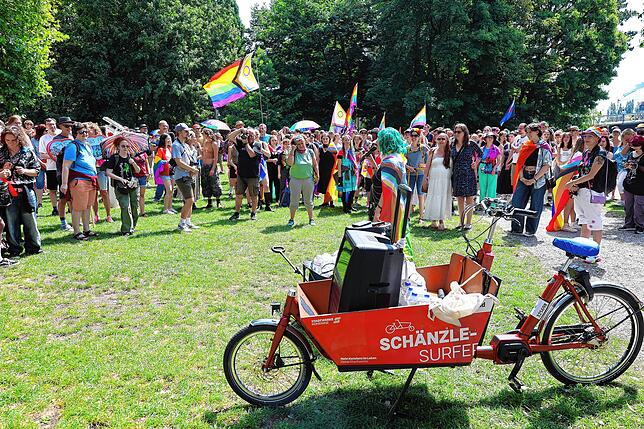 Bild 10: Der CSD Konstanz feiert 20. Geburtstag mit einer Pride-Parade durch die Stadt