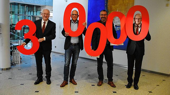 Freuen sich über die vielen Teilnehmer beim Vereinswettbewerb von Sparkasse Hochrhein und SÜDKURIER Medienhaus (von links): Heinz ...