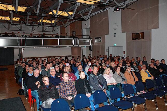 Die große Reisegruppe des Stockacher Narrengerichts mit allen Gliederungen traf sich im November Bürgerhaus Adler-Post für eine ...