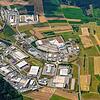 Links unten im Bild ist Herdenen zu sehen, in der Bildmitte die B523 mit dem markanten Knick, wo die Trassenführung der Bundesstraße ...