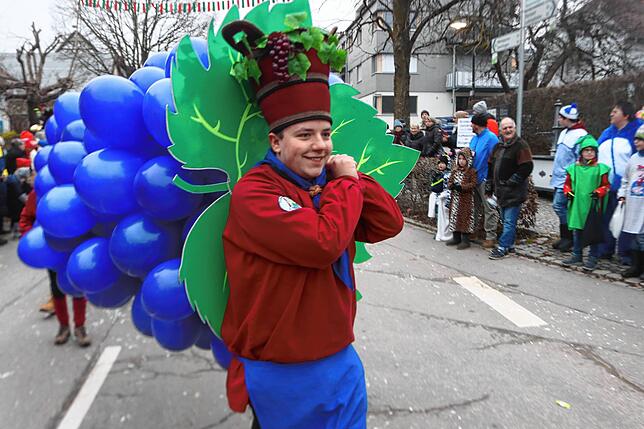 Bild 6: Bonndorf feiert den 40. Geburtstag des Narrenvereins mit riesigem Umzug