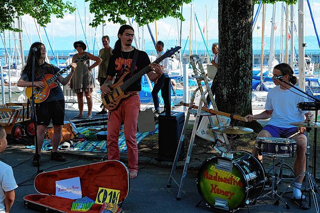Im vergangenen Jahr spielte die Band Radioactive Honey an der Uferpromenade, in diesem Jahr eröffnen sie die Konzerte in der Musikmuschel.