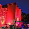 Flutlicht lässt das Kletterwerk und das Milchwerk rot erstrahlen. In der &bdquo;Night of Light&ldquo;, in der bundesweit Gebäude rot ...