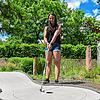 Selina Martin ist die neue Pächterin der Minigolfanlage im Stadtgarten. Die 26-Jährige öffnet die beliebte Freizeiteinrichtung schon bald.
