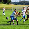 Der FC Singen (Stefan Todorovski, links) hat sich mit 5:3 bei der SG Dettingen-Dingelsdorf (Dennis Raff) durchgesetzt.