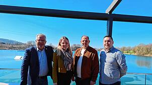 Seeparkchef Jörg-Arne Bias (links) ist überzeugt vom Konzept des neu aufgestellten Teams des Bootshauses: Julia Abberger, Soufyen Charni ...