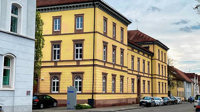 Das Schöffengericht des Amtsgerichts Sigmaringen verhandelte die Anklage gegen einen heute 23-Jährigen aus Meßkirch, der seiner ...