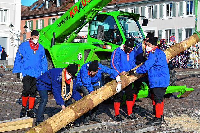 Bild 28: Bilder vom Narrenbaumstellen und Preisschnellen in Markdorf