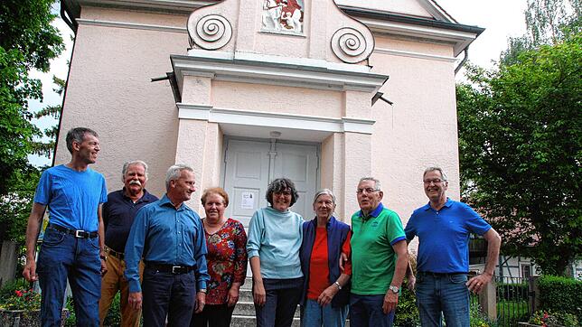 Sie setzen sich für den Erhalt der Kapelle im Paradies ein (von links): Rainer Schächtle, Johannes Kumm, Richard Hörenberg, Elisabeth ...