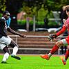 Neue Torjägerqualitäten: Paul Mendy (links) erzielte beide Treffer für den SV 08 Laufenburg beim 2:2 seiner Mannschaft im Derby beim SV ...