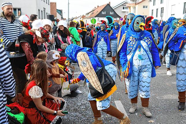 Bild 31: So bunt war der große Umzug beim Seenarrentreffen in Allensbach 2024 &ndash; Teil 1