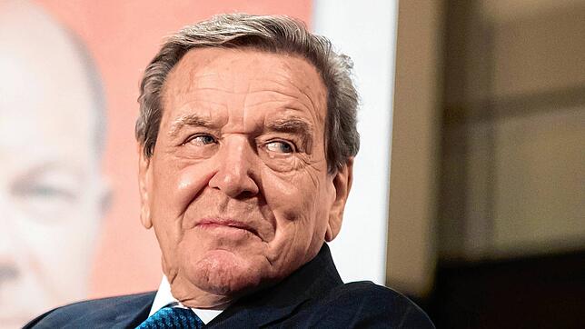 Gerhard Schröder, 77, war von 1998 bis 2005 der siebte deutsche Bundeskanzler. Vor Kurzem wurde bekannt, dass er für den Aufsichtsrat ...