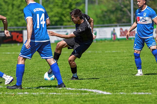 Bild 12: FC Erzingen unterliegt dem FC Wittlingen vor 500 Zuschauern mit 0:2 – und wir haben Fotos!