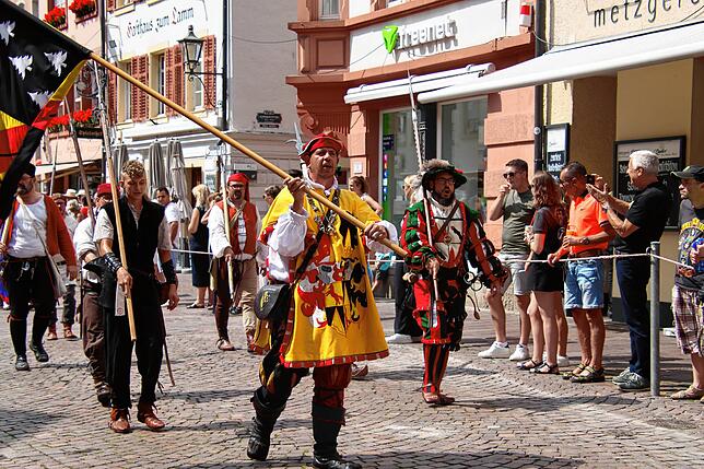 Bild 31: Waldshuter Chilbi 2025: So viel Freude macht der Festumzug in der Kaiserstraße - die schönsten Bilder
