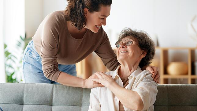 Frauen bekommen für die Erziehung ihrer Kinder eine sogenannte Mütterrente.