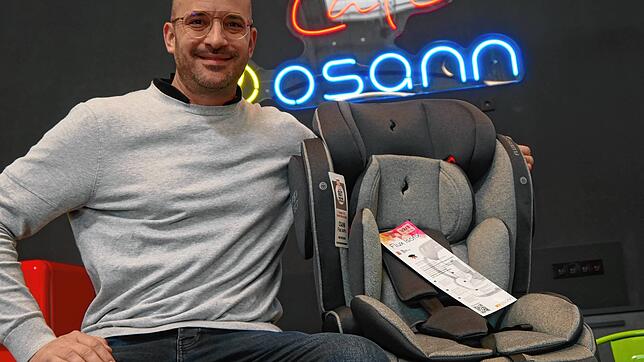 Patrick Osann, Geschäftsführer der Osann Gruppe, mit der größten Errungenschaft des Gottmadinger Unternehmen: dem ...