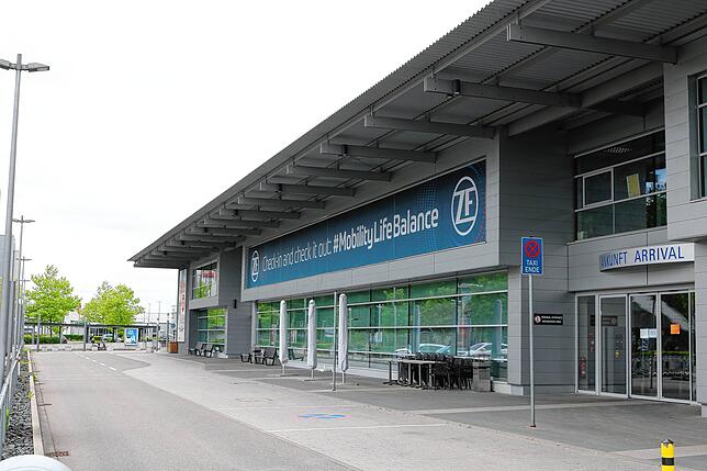 Auch die Gastronomie am Bodensee-Airport hat geschlossen. Die Reisebüros sind teilweise besetzt.