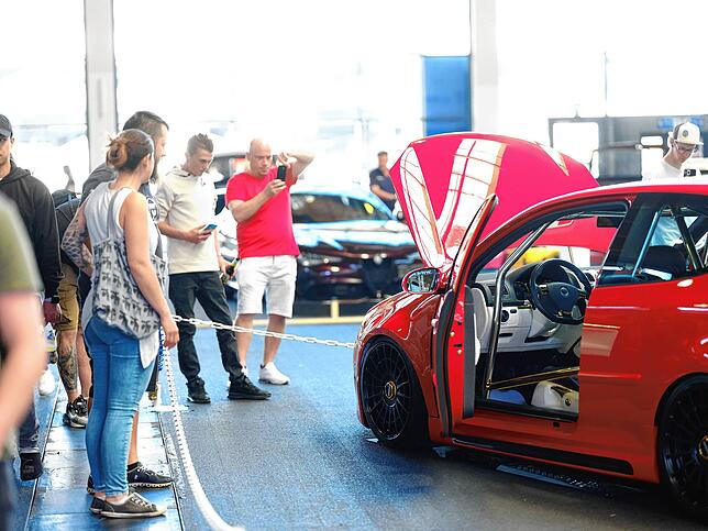 Bild 17: Bilder vom Eröffnungstag der Tuning World Bodensee (2)