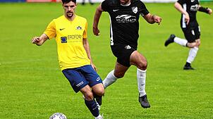 Die SG Dettingen-Dingelsdorf (Daniel Berg) hat sich mit einem knappen und späten 1:0 gegen den FC Gutmadingen durchgesetzt.