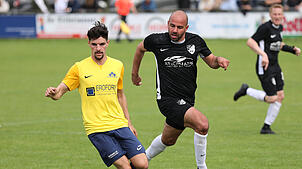 Die SG Dettingen-Dingelsdorf (Daniel Berg) hat sich mit einem knappen und späten 1:0 gegen den FC Gutmadingen durchgesetzt.