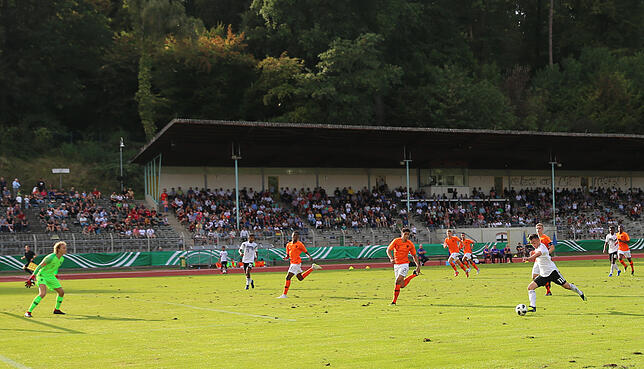 Bei der Partie des U-17-Vier-Nationen-Turniers sahen vergangene Woche im Bodenseestadion mehr als 1000 Zuschauer das 2:2 zwischen ...