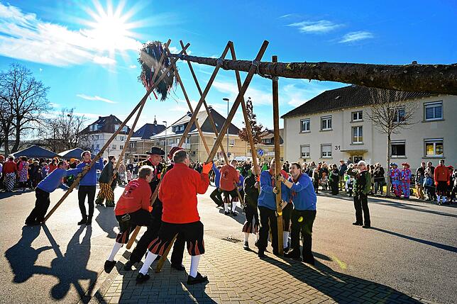 Bild 21: Alle Bilder vom Narrenbaumstellen der Narrizella Ratoldi auf dem Marktplatz