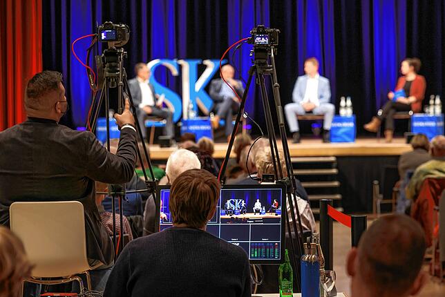 Der SÜDKURIER bereitete die Wahlkampfarena am Dienstag mit einem Live-Stream im Internet crossmedial auf.
