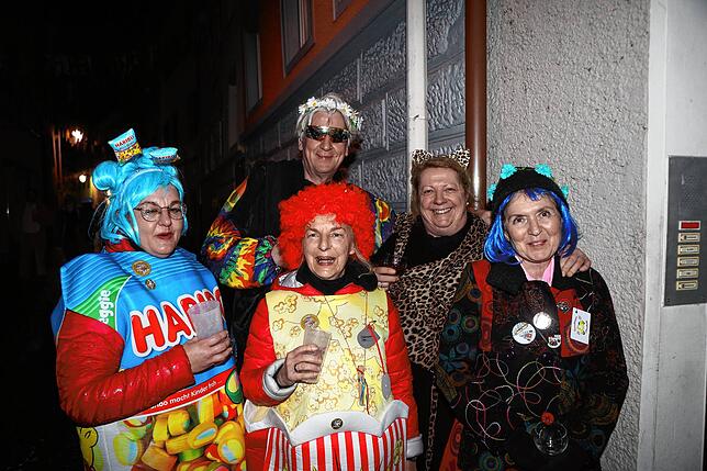Bild 14: Die große Party geht weiter! Mäschgerle feiern am Schmotzigen bis in die Nacht