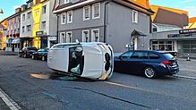 Knapp unterhalb der Einbiegung zur Herdstraße kommt es zwischen 6 und 7 Uhr am Samstagmorgen zum Unfall. Das Auto muss abgeschleppt ...