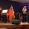 Endlich wieder auf der Bühne stehen: Die Kölner Jazz-Sängerin Laura Totenhagen genießt den Auftritt beim Villinger Jazz-Club im Exil im ...