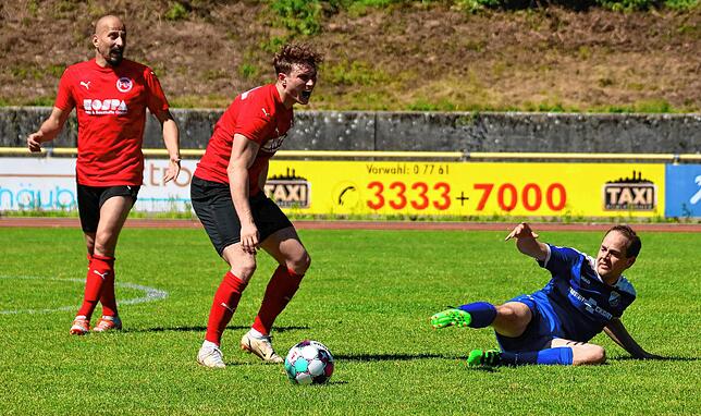 Bild 3: FC 08 Bad Säckingen zieht mit 11:0 gegen SV Albbruck in die Relegation ein &ndash; und wir haben Bilder!