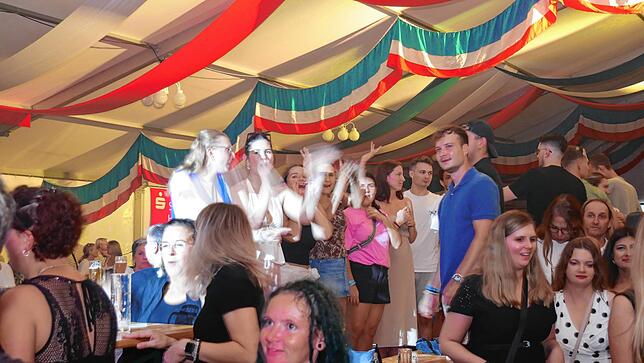 Bild 21: Chilbi 2025 in Waldshut: Große Waldhaus Brassnacht mit „Brasslufthamma“ und „SoundGurus“