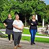 Jasmin Lutz, Brigitte Bauernfreund und Mona Kayan (v.l.) sind Kita-Leiterinnen in Friedrichshafen. &bdquo;Dem Fachkräftemangel mit noch ...